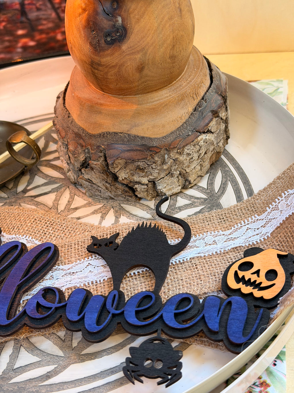 Plaque Décorative "Halloween" en Bois Peint Violet & orange- Citrouilles, Chat & Araignée