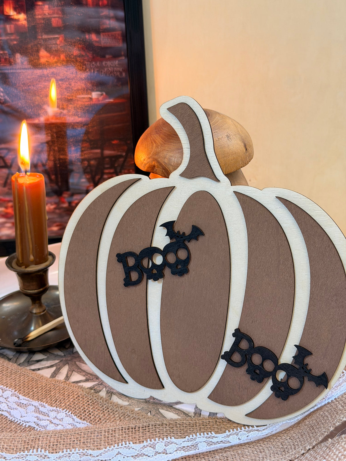 Plaque Citrouille "BOO" en Bois Multicouche - Décoration Halloween Marron & Bois Naturel