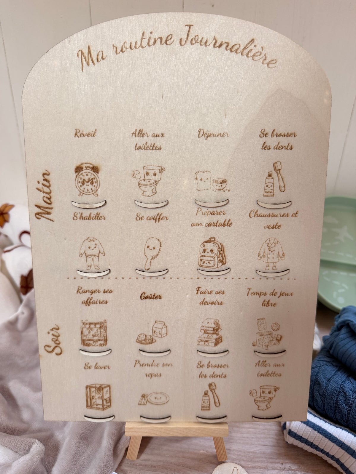 Tableau de Routine Journalière Montessori en Bois – Planning Éducatif Personnalisable