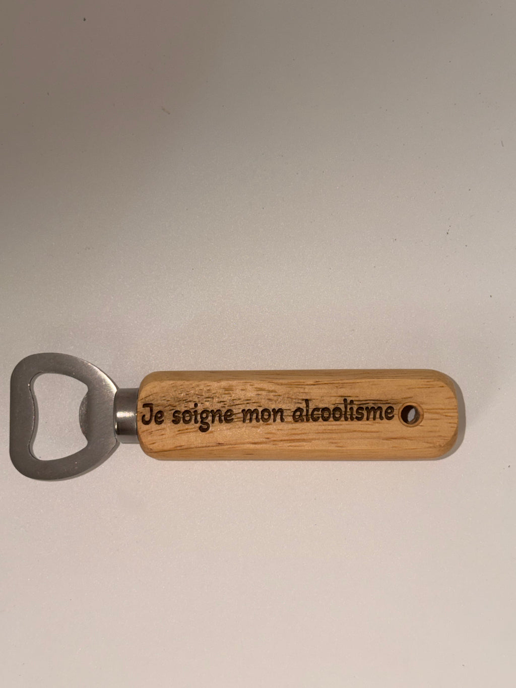 Ouvre-Bouteilles en Bois Gravés – Humour & Convivialité