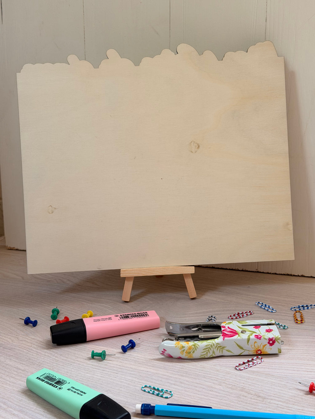 Présentoir en bois "Mes photos de classe" – Souvenir scolaire évolutif