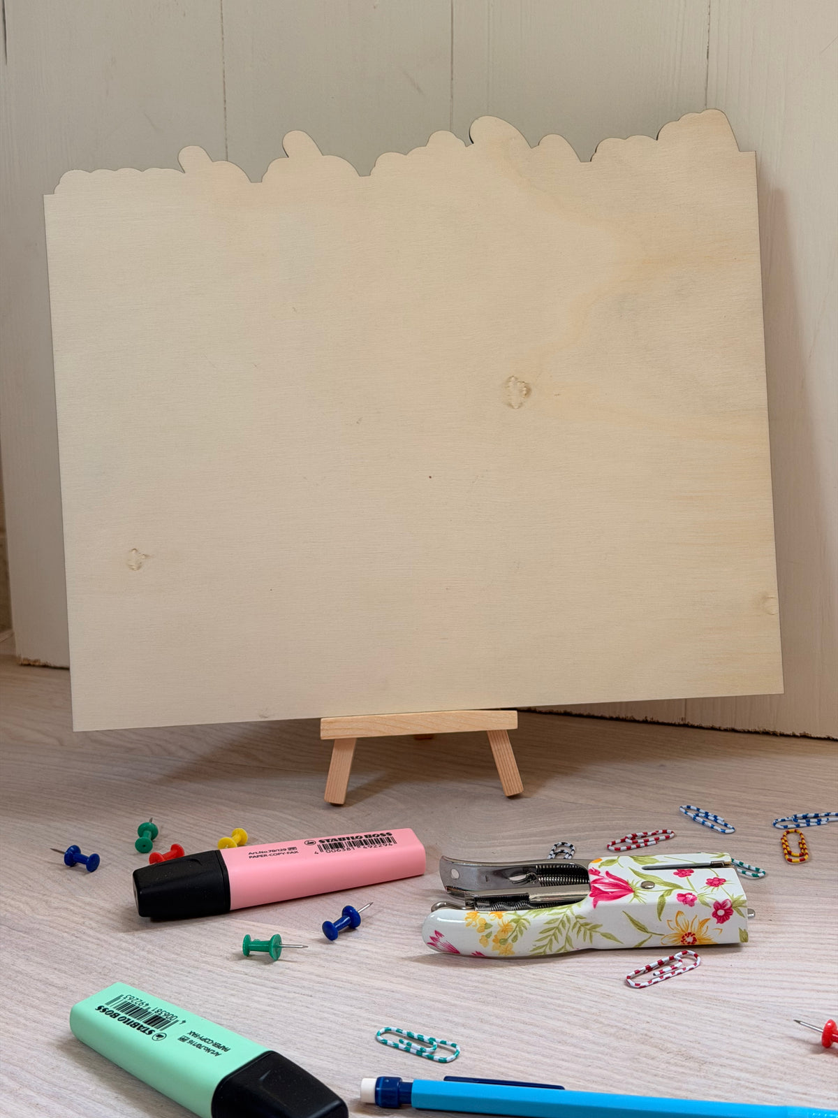 Présentoir en bois "Mes photos de classe" – Souvenir scolaire évolutif