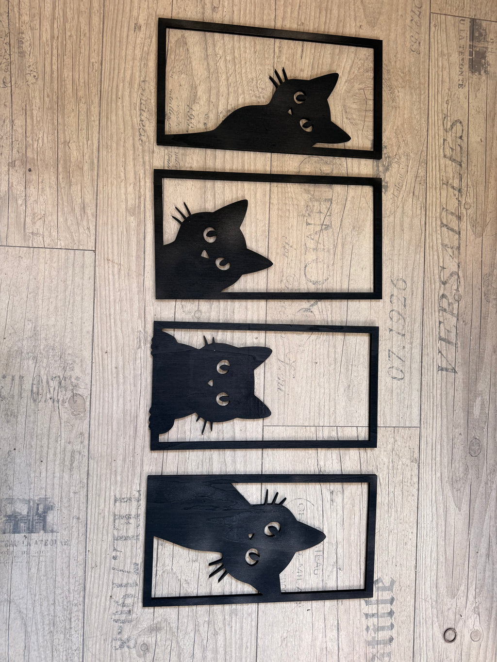 Quadriptyque Chat Noir en Bois de Peuplier Peint - Décoration Murale 4 Panneaux