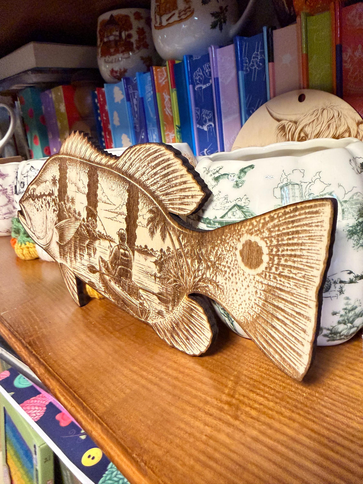 Silhouette de Poisson "Pêche au Lac" en Bois de Peuplier Gravé