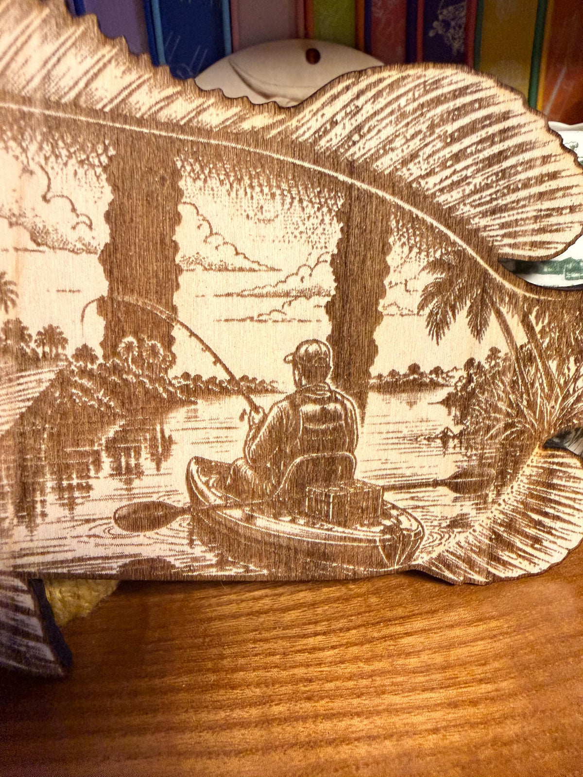 Silhouette de Poisson "Pêche au Lac" en Bois de Peuplier Gravé