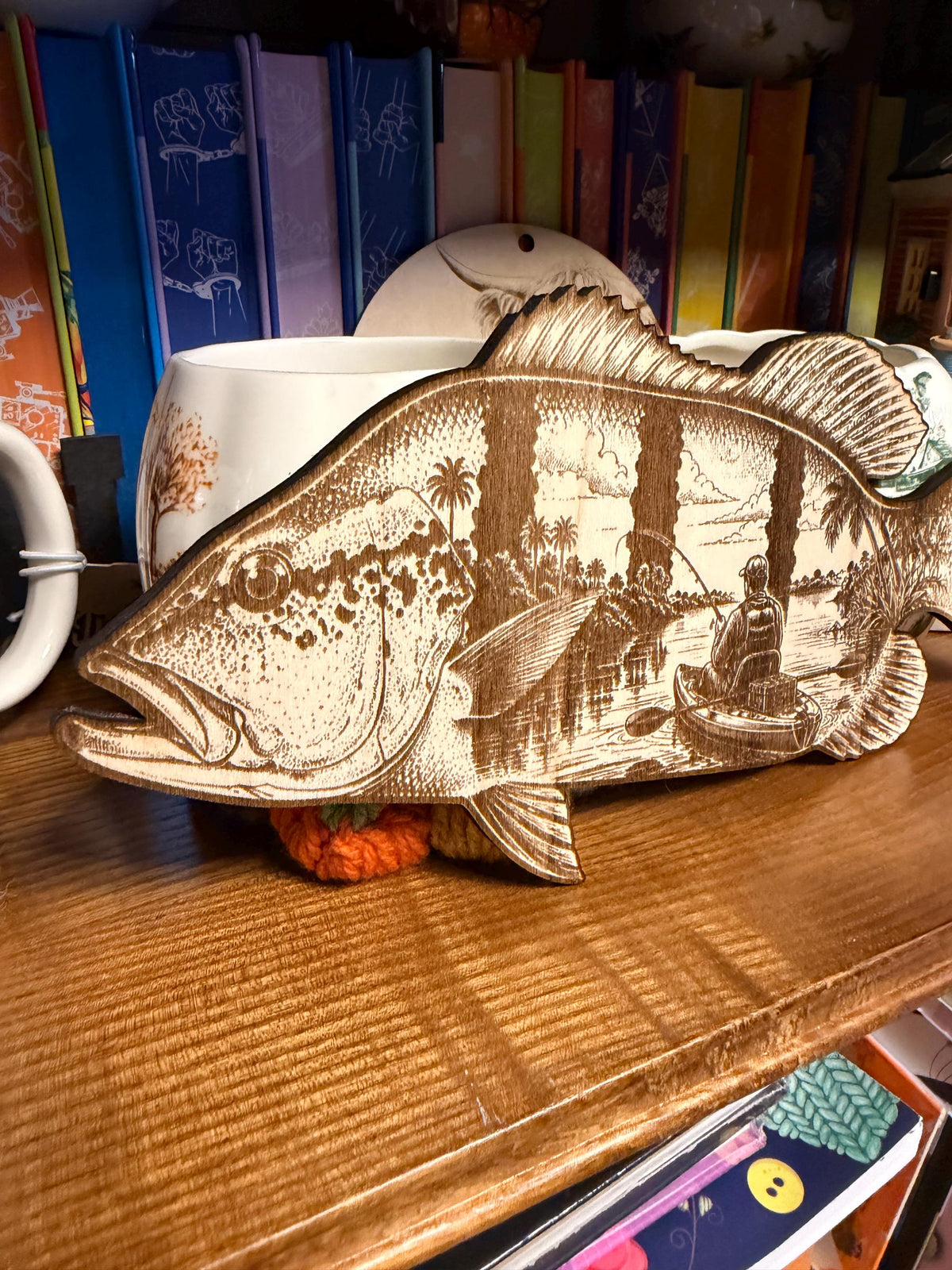 Silhouette de Poisson "Pêche au Lac" en Bois de Peuplier Gravé