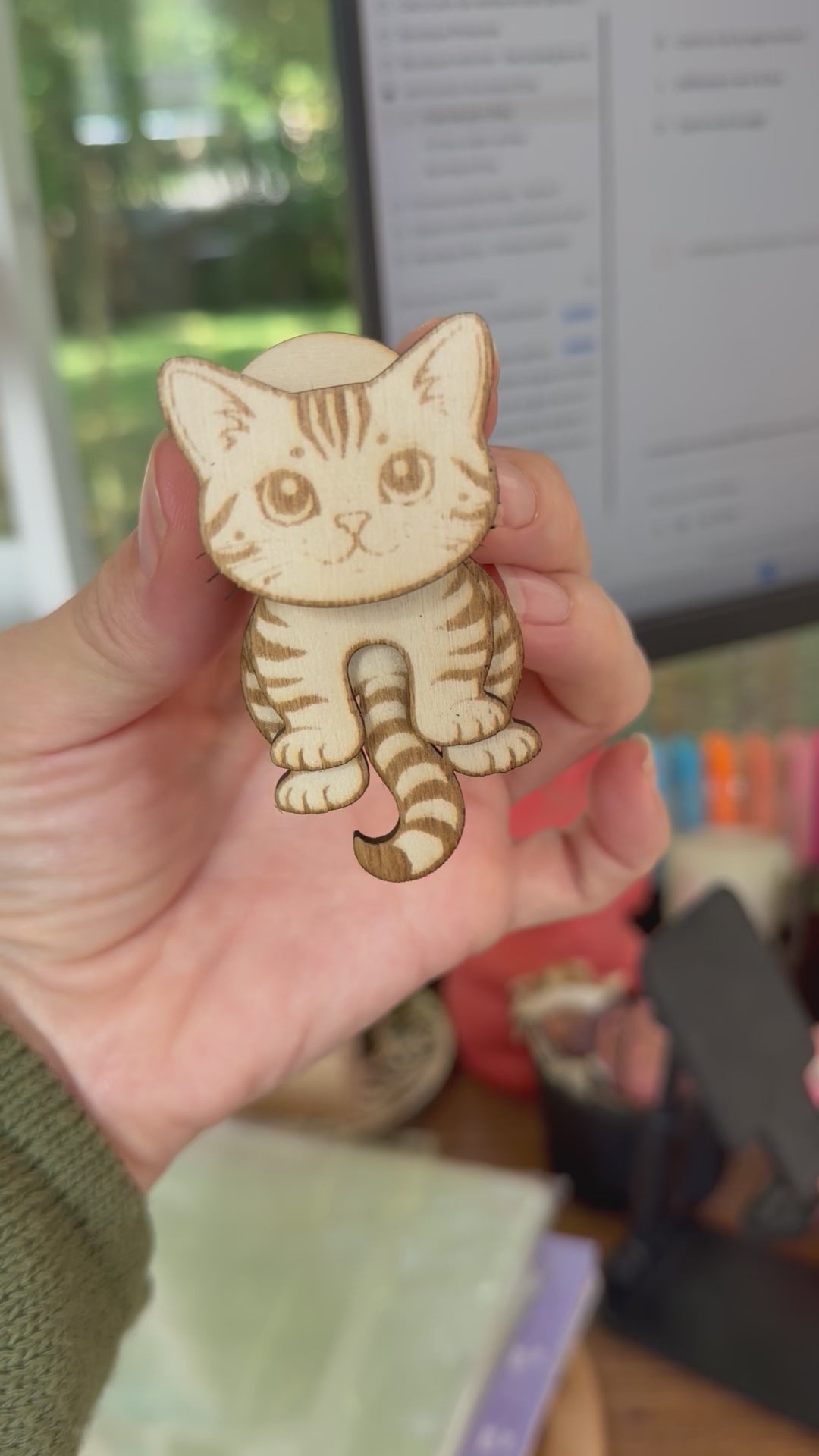 Magnet Chat ou Chien en Bois Peint Multicouche - Aimant Décoratif Pattes Articulées